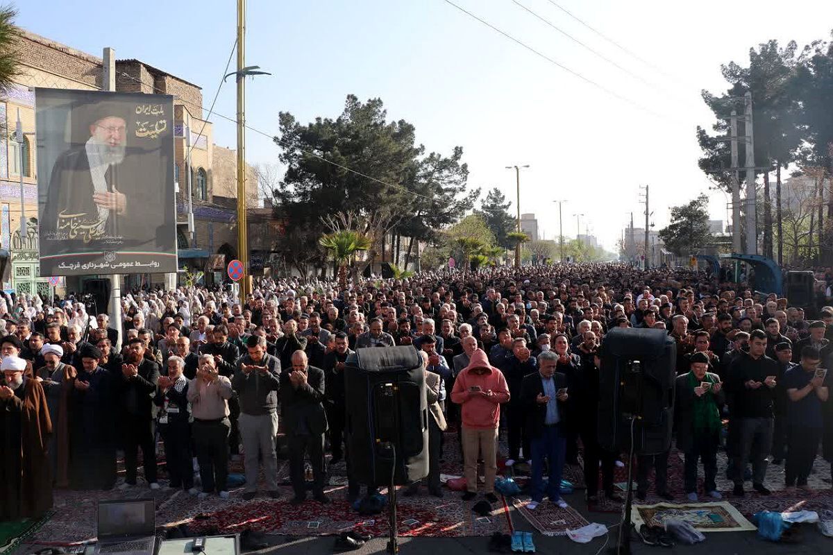 شکوه وحدت در قرچک؛ اقامه باشکوه نماز عید سعید فطر در صفوفی الهی
