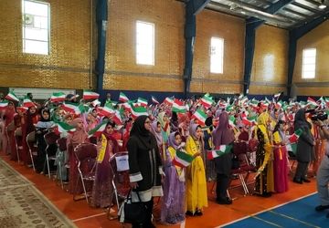 نواخته شدن زنگ سپاس معلم در سنندج همزمان با هفته گرامیداشت مقام معلم