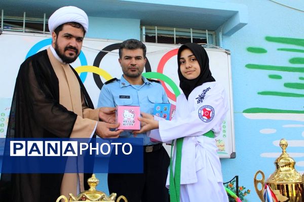 المپیاد ورزشی درون مدرسه‌ای آموزشگاه شهید رضا مبارکی بوشهر