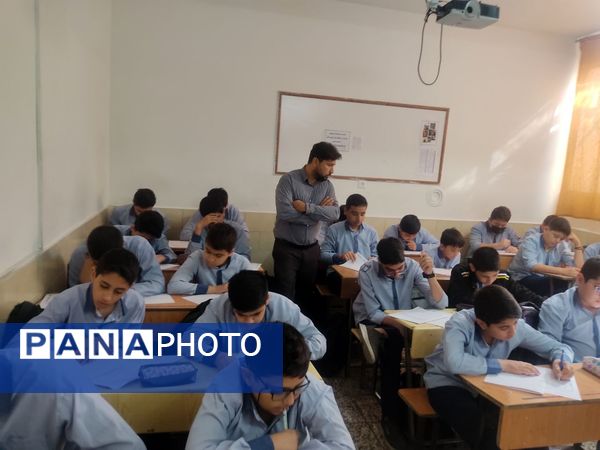 برگزاری آزمون تبار در دبیرستان پسرانه امام حسین(ع)