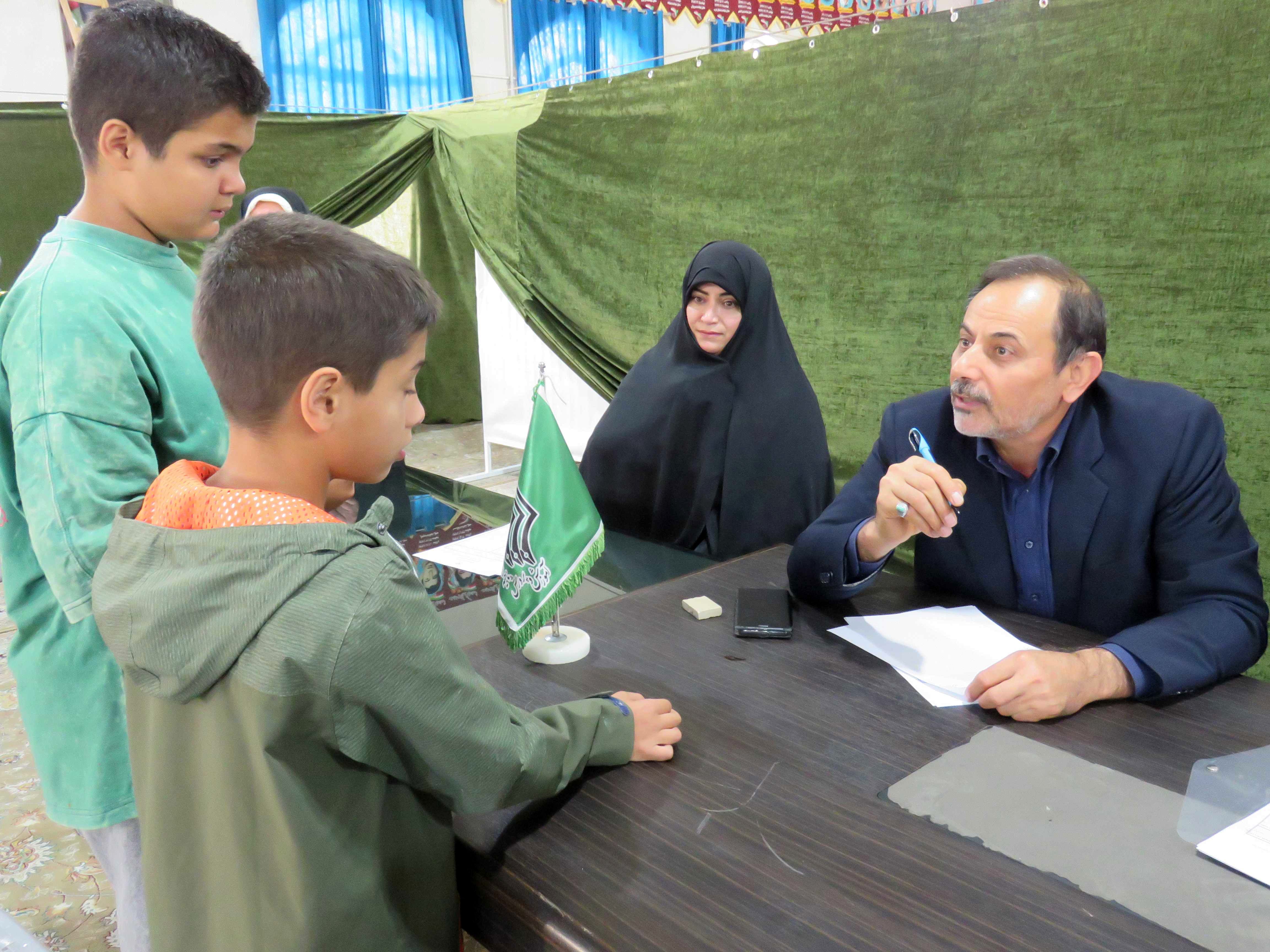 برگزاری میزخدمت آموزش و پرورش در محمدشهر کرج