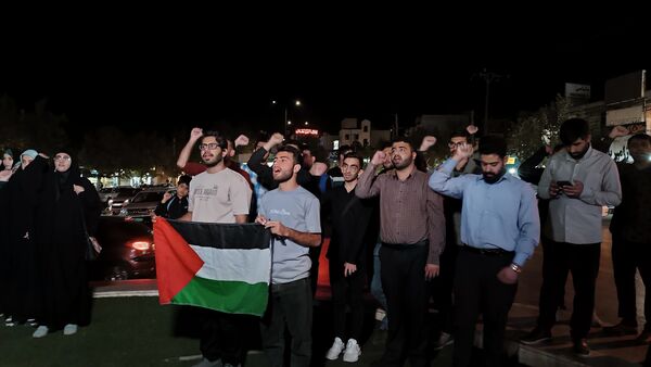 تجمع دانشجویان و دانش‌آموزان یاسوج در محکومیت توقیف کشتی «کاروان صمود» و ادامه حملات به غزه