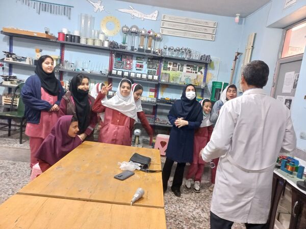 گرامیداشت روز پژوهش با تجربه‌ای علمی در پژوهش‌سرای فارابی کوهدشت