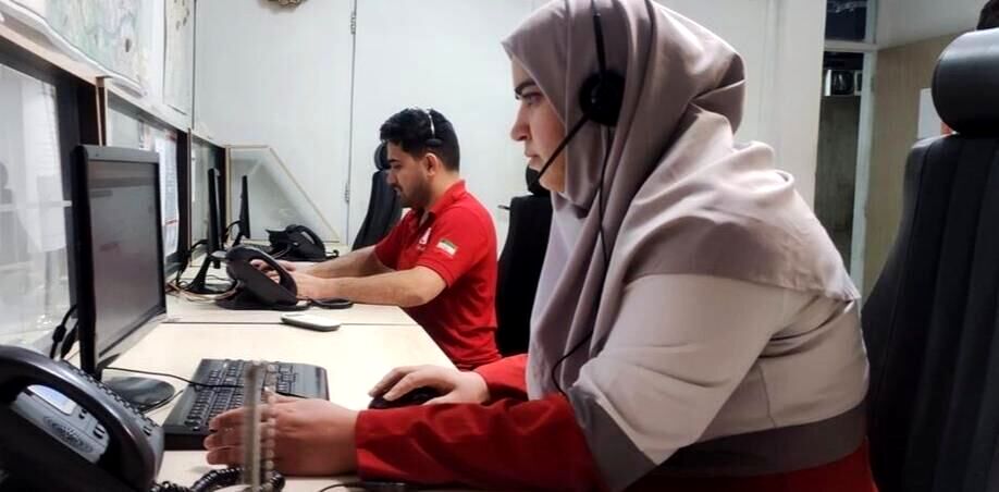 فعالیت ۱۲۰۰ مشاور متخصص در سامانه تلفنی ۴۰۳۰ هلال‌احمر/ پاسخ به ۹۰ هزار تماس مردمی