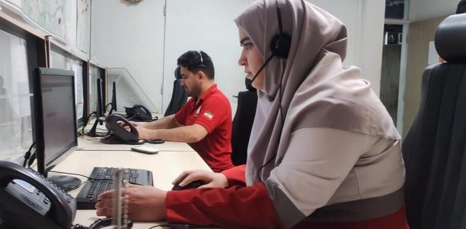 فعالیت ۱۲۰۰ مشاور متخصص در سامانه تلفنی ۴۰۳۰ هلال‌احمر/ پاسخ به ۹۰ هزار تماس مردمی