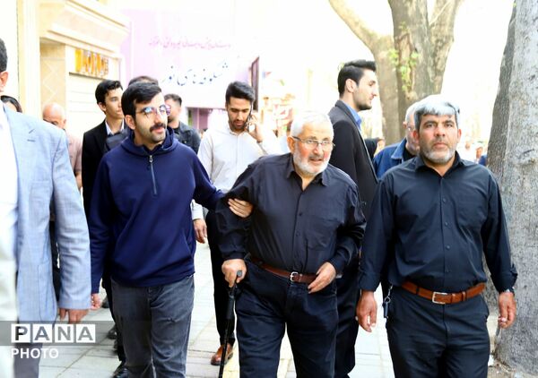 مراسم تشییع پیکر معلم و شاعر نامدار «باریشماز»