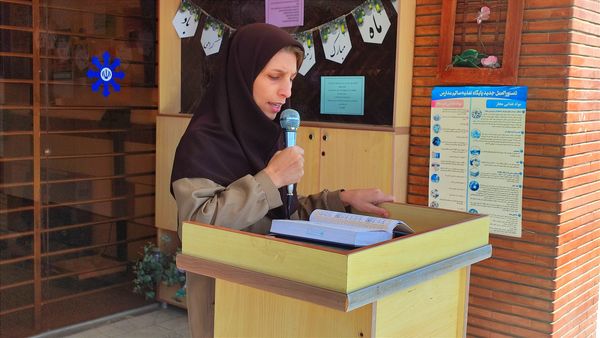 تقدیر از رتبه‌های برتر دبیرستان فرزانگان قائمشهر