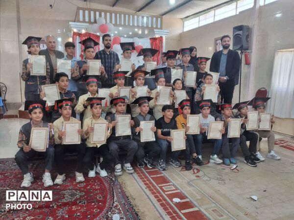 جشن فارغ‌التحصیلی دانش‌آموزان پایه ششم دبستان شهید پسندیده فدافن