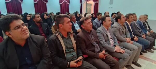 آیین رونمایی از کتاب راهنمای مدیر و معلم 
