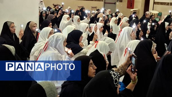 نخستین دیدار معنوی دانش‌آموزان دختر اعزامی به حج عمره با خانه خدا