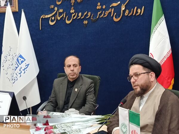 نشست صمیمی خبرنگاران پانا با مدیرکل آموزش و پرورش قم