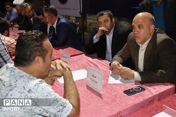میز خدمت مدیران ارشد بخش کهریزک در تجمعات مردمی شبانه