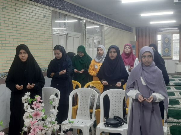 جشن میلاد بانوی صبر و شجاعت در دبیرستان شهید بهشتی