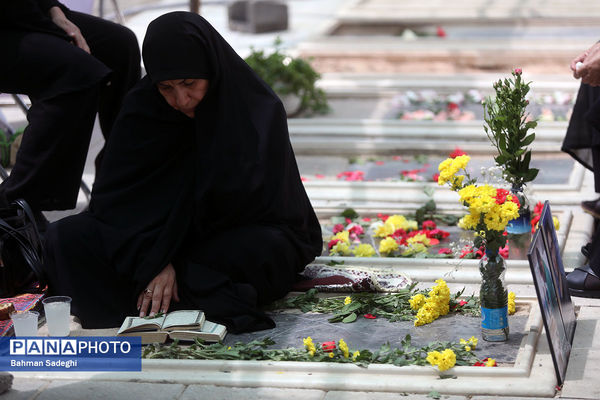 حال و هوای ظهر عاشورا در قطعه شهدای جنگ تحمیلی رژیم صهیونیستی