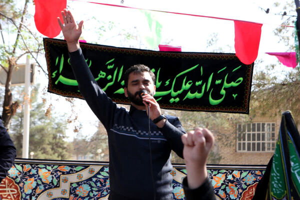 مجتمع مدارس سما کاشان ۱۳ آبان را با یاد شهدا و نام زهرا(س) گرامی داشت