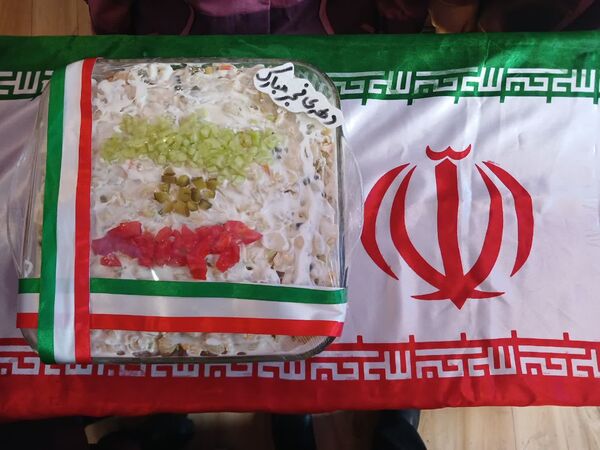 شور و نشاط دانش‌آموزان مدارس منطقه پردیس در جشن‌های دهه فجر انقلاب اسلامی 