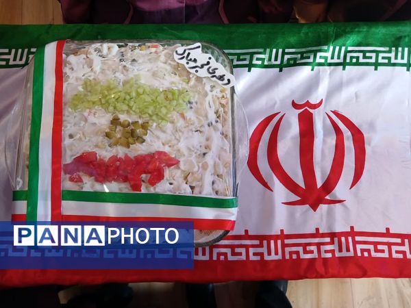 شور و نشاط دانش‌آموزان مدارس منطقه پردیس در جشن‌های دهه فجر انقلاب اسلامی 