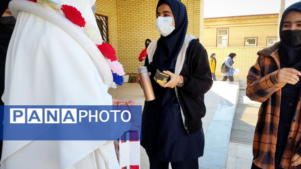 بازگشت معنوی دانش‌آموز حاجی‌آبادی از سفر پرفیض حج