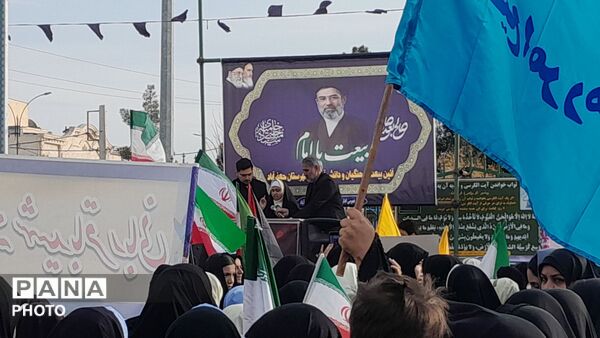 اجتماع «بیعت» فرهنگیان و دانش‌آموزان جعفرآباد با رهبر جدید انقلاب 