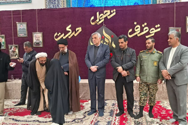 دیدار مدیر آموزش و پرورش شهرستان آباده با دانش‌آموزان معتکف 