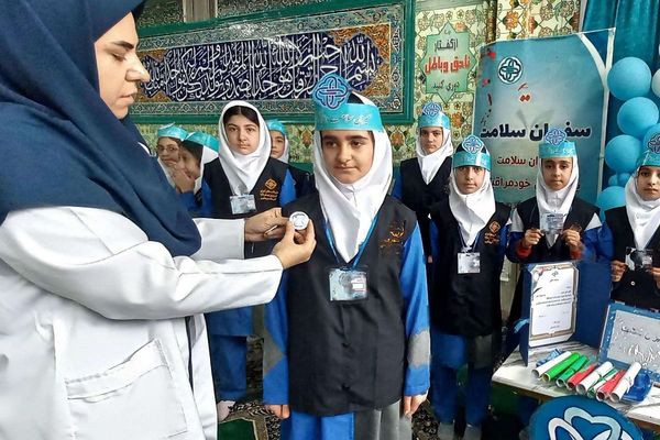 مراسم افتتاحیه سفیران سلامت در مدرسه صدیقه دو ملارد 