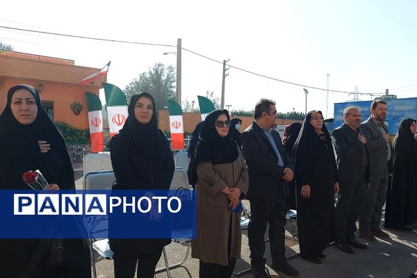 افتتاحیه پویش سلامت دهان و دندان و اجرای طرح وارنیش فلوراید در منطقه کهریزک 