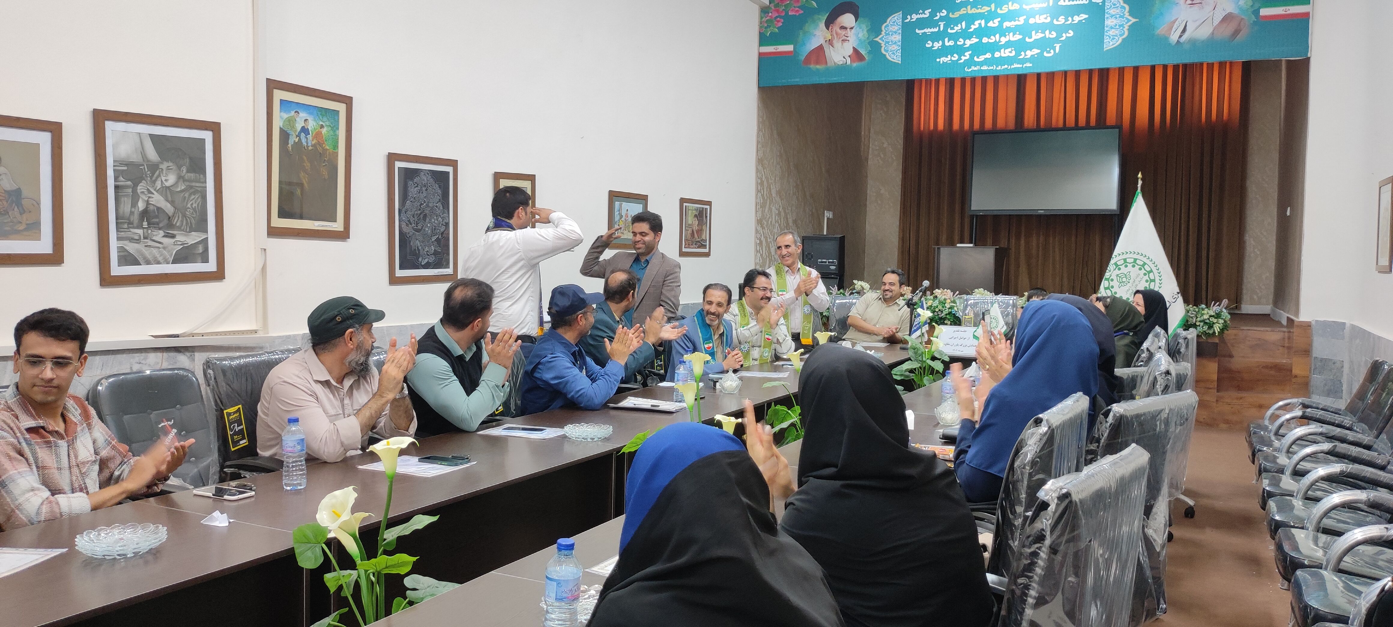 جلسه تقدیر از عوامل اجرایی همایش بزرگ یاوران مقاومت در کانون باهنر بجنورد