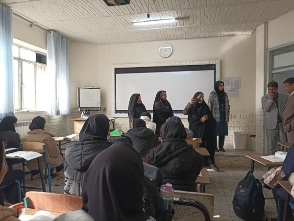بازدید کارشناسان فحک از هنرستان فلسطین