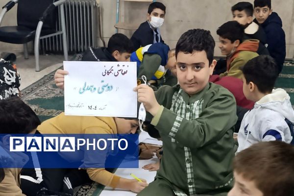 نقاشی همگانی دانش آموزان دبستان شهید رجایی جوه ای از دوستی و اتحاد