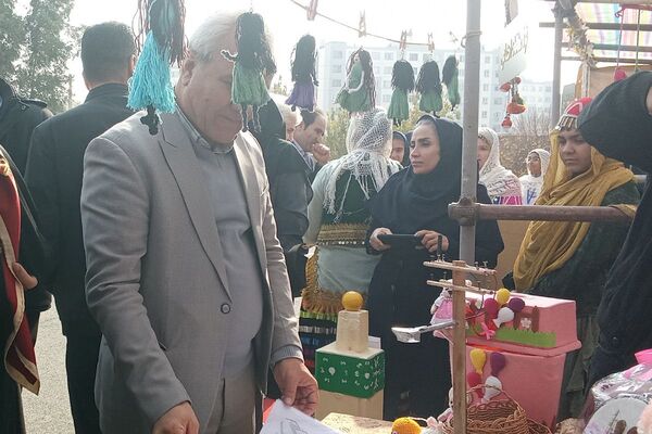 مدرسه فرزانگان ملارد میزبان نمایشگاه دستاوردهای علمی دانش‌آموزان