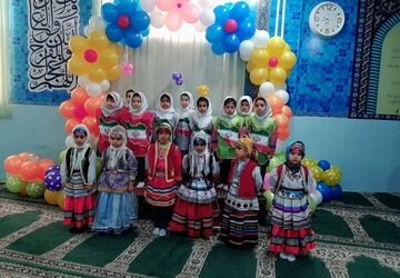 جشنواره سرود آوای کودکانه با حضور نو آموزان پیش  در ملارد برگزار شد 