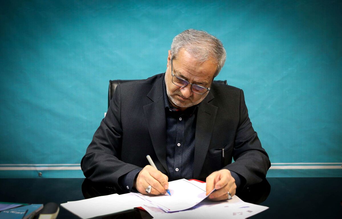 دعوت وزیر آموزش‌وپرورش از دانش‌آموزان، معلمان و فرهنگیان برای حضور پرشور در آیین وداع و تشییع پیکر مطهر رهبر شهید امت اسلامی 