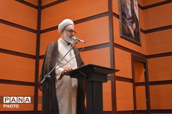 نشست معاونان و مربیان پرورشی و روحانیون طرح امین در بهارستان دو