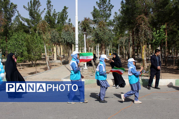 آیین افتتاحیه جشنواره رقابت‌های علمی- مهارتی سفیران سلامت استان قم