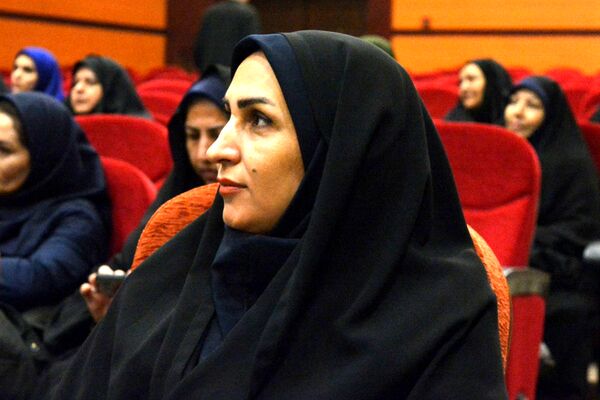 آیین تجلیل از برگزیدگان حوزه مشاوره و پیشگیری از آسیب‌های اجتماعی بهارستان‌دو