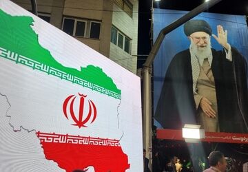 گردهمایی فرهنگیان به مناسبت روز معلم در خیابان کشوردوست