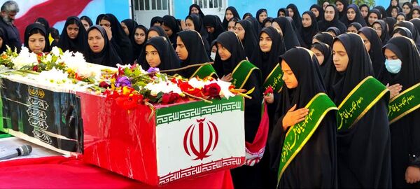 استقبال مدارس دشتی از شهید گمنام