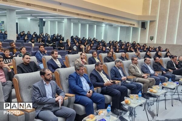 درخشش ستارگان ورامین در آیین تجلیل از نخبگان آموزشی