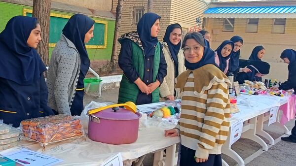بازارچه کار و فناوری در دبیرستان کوثر فرهنگیان