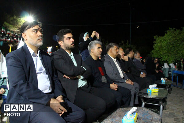 جشن روز دختر در ورودی باغ دولت آباد یزد