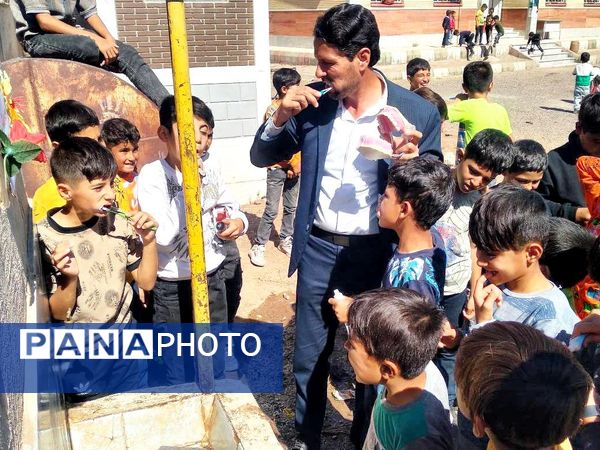 هر دانش‌آموز یک مسواک