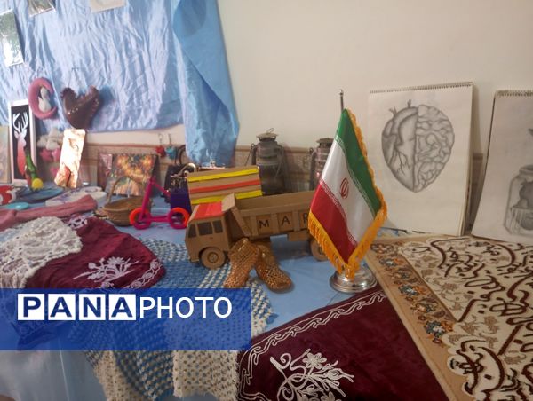 نمایشگاه هفته ماها در مدرسه فضیلت فاروج