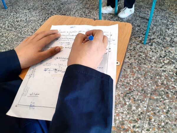 رقابت دانش‌آموزان خانمیرزا در امتحانات نهایی