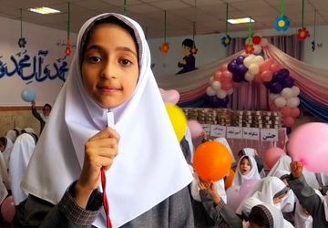  آغاز سال تحصیلی با جشن شکوفه‌ها در دبستان دخترانه پویندگان دانش