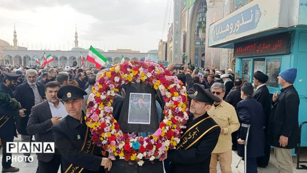 اقامه نماز عید فطر و تشییع پیکر شهید «کیارش» در مسجد جمکران