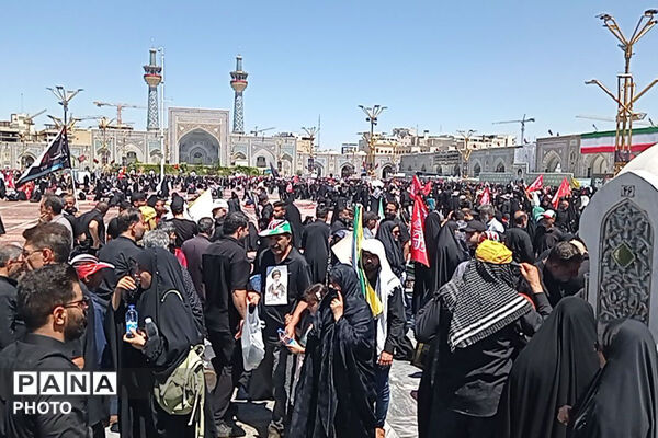 مشهد در سوگ؛ بدرقه باشکوه رهبر شهید انقلاب در جوار بارگاه رضوی/۲