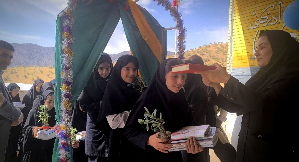 جشن جوانه‌ها آغازی نو برای دانش‌آموزان 