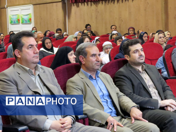 اختتامیه جشنواره شعرخوانی و شعر سرایی بومی‌ محلی 