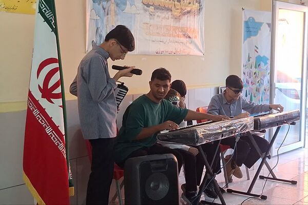 بزرگداشت روز عصای سفید در آموزشگاه شوریده شیرازی