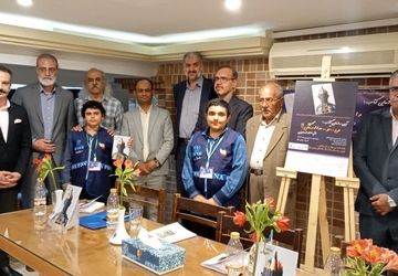  رونمایی از مجموعه شعر «من..تو..مداد رنگی» 

 